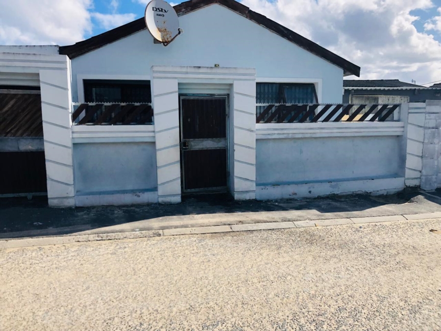 3 Bedroom Property for Sale in Umrhabulo Triangle Western Cape